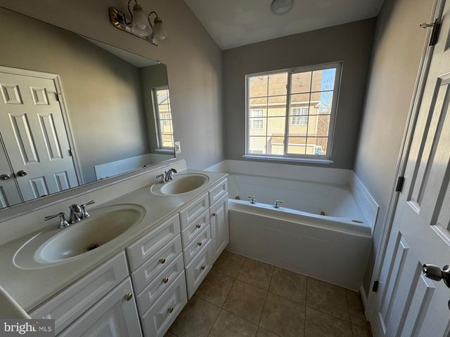 14190 HUNTERS RUN WAY, Gainesville, VA 20155