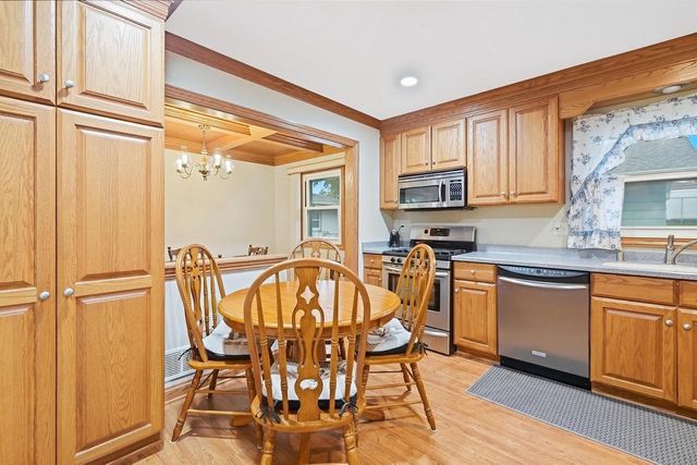 6665 S 20th STREET, Oak Creek, WI 53154