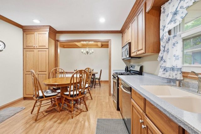 6665 S 20th STREET, Oak Creek, WI 53154