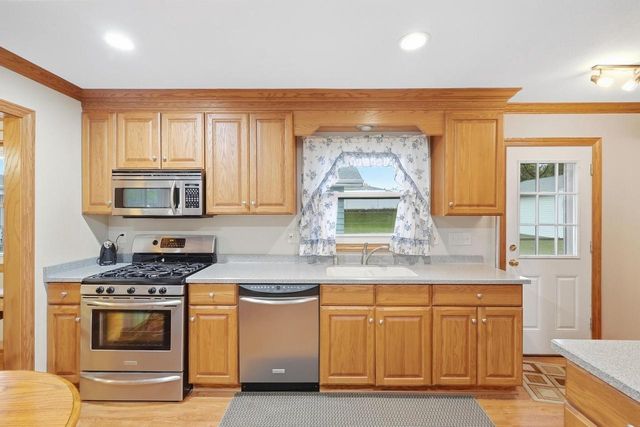6665 S 20th STREET, Oak Creek, WI 53154