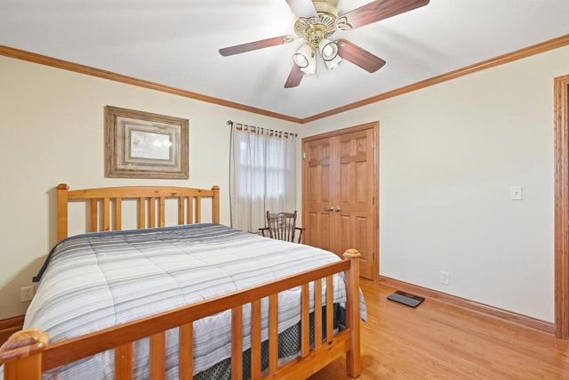 6665 S 20th STREET, Oak Creek, WI 53154