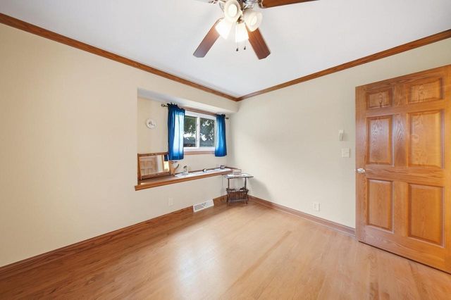 6665 S 20th STREET, Oak Creek, WI 53154