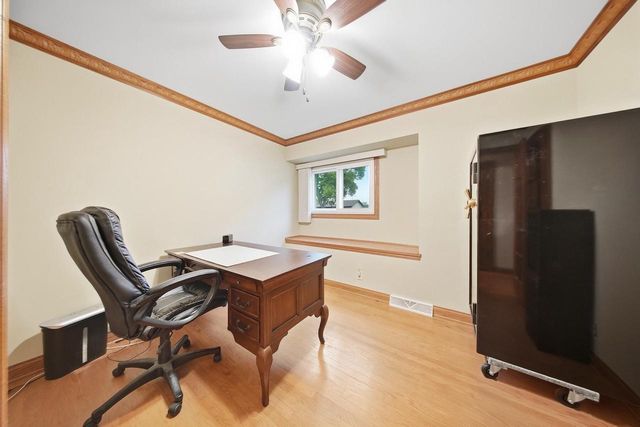 6665 S 20th STREET, Oak Creek, WI 53154