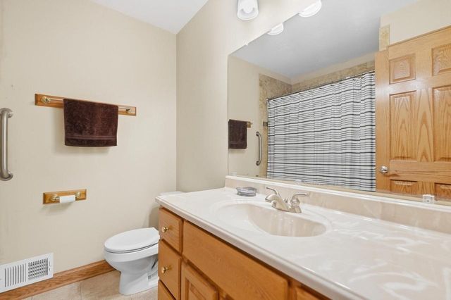 6665 S 20th STREET, Oak Creek, WI 53154