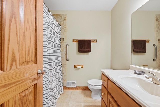 6665 S 20th STREET, Oak Creek, WI 53154