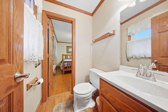 6665 S 20th STREET, Oak Creek, WI 53154