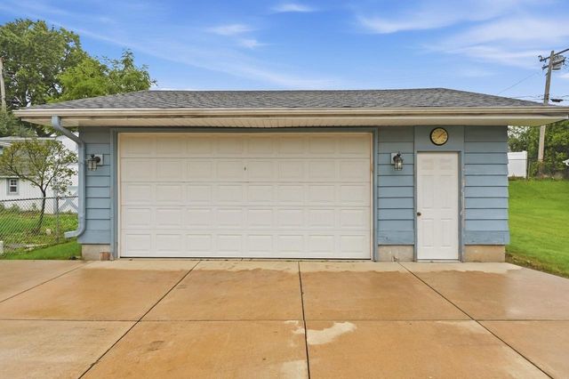 6665 S 20th STREET, Oak Creek, WI 53154