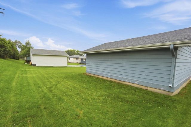 6665 S 20th STREET, Oak Creek, WI 53154