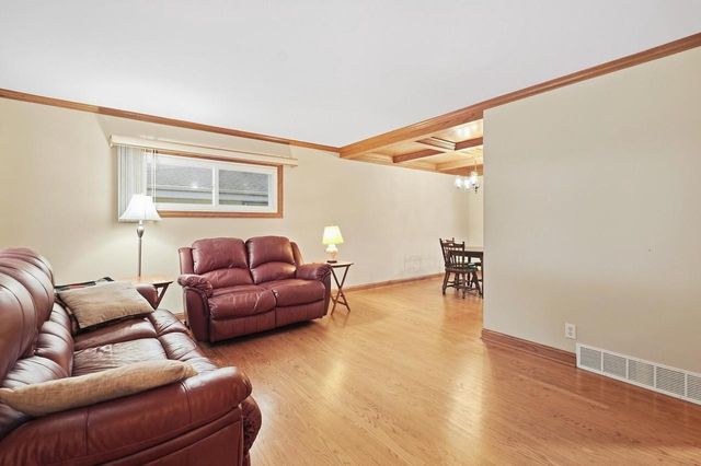 6665 S 20th STREET, Oak Creek, WI 53154