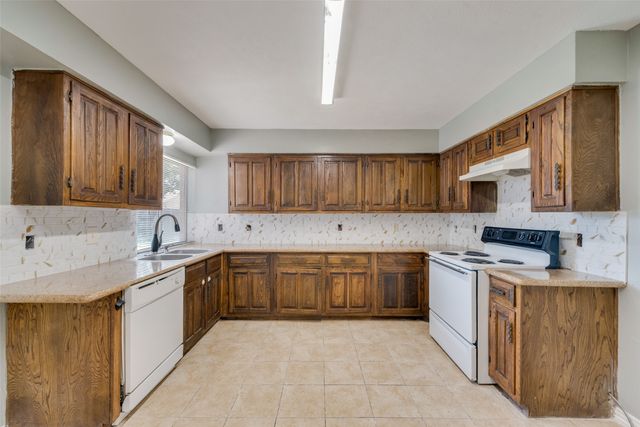 209 N Saint Johns Drive, Richardson, TX 75081