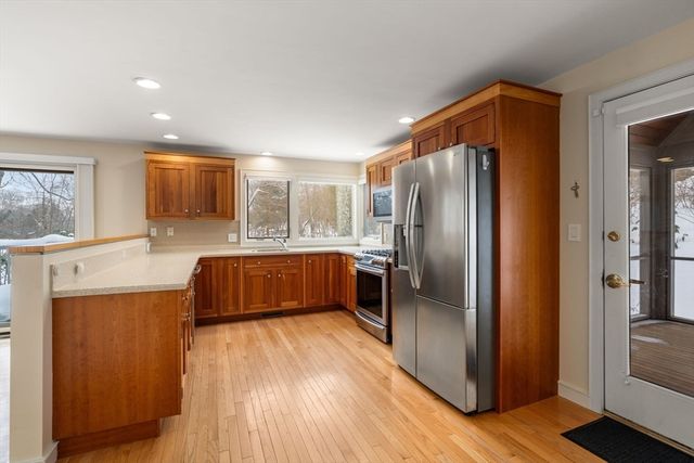 16 Livermore Lane, Weston, MA 02493