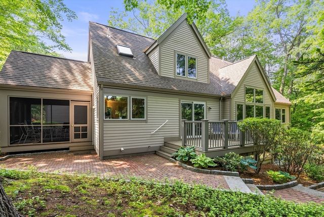 16 Livermore Lane, Weston, MA 02493