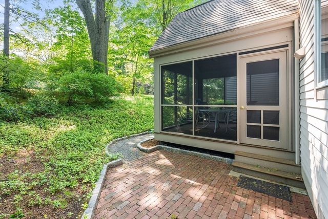 16 Livermore Lane, Weston, MA 02493