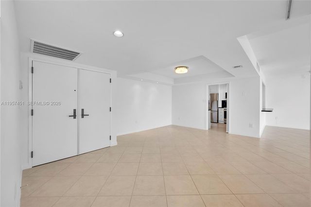 2 Grove Isle Dr B907, Miami, FL 33133