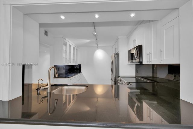 2 Grove Isle Dr B907, Miami, FL 33133