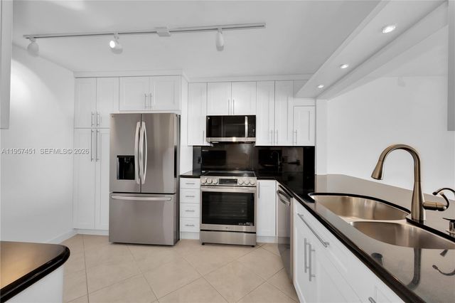 2 Grove Isle Dr B907, Miami, FL 33133