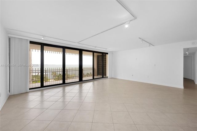 2 Grove Isle Dr B907, Miami, FL 33133