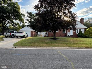 313 S JOHNSON ST, Carneys Point, NJ 08069