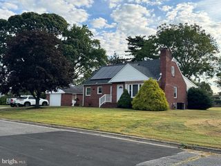 313 S JOHNSON ST, Carneys Point, NJ 08069