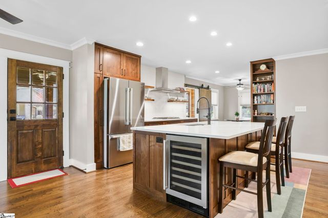 4 E Montclair Avenue, Greenville, SC 29609