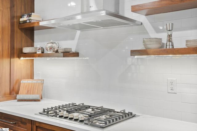 4 E Montclair Avenue, Greenville, SC 29609