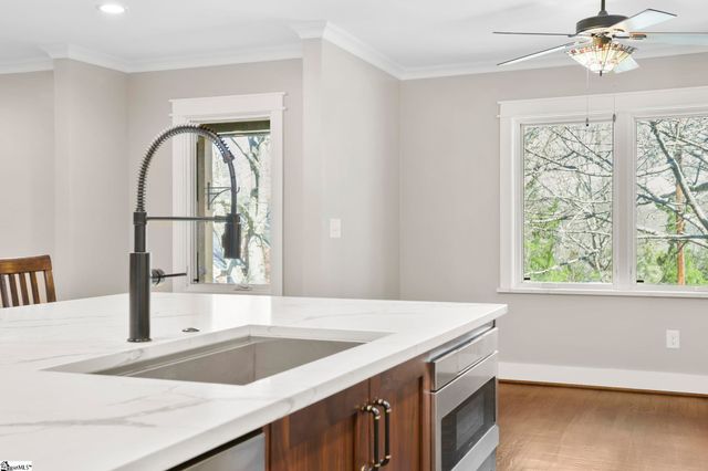 4 E Montclair Avenue, Greenville, SC 29609