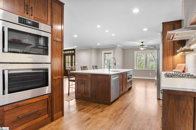 4 E Montclair Avenue, Greenville, SC 29609