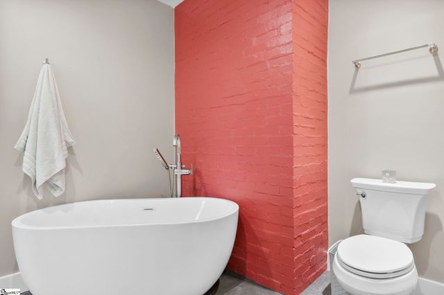 4 E Montclair Avenue, Greenville, SC 29609