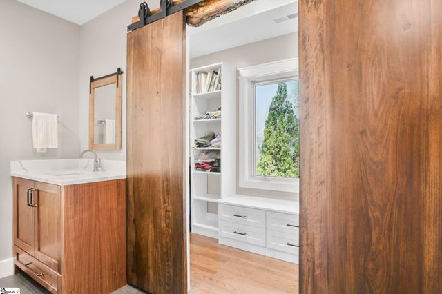 4 E Montclair Avenue, Greenville, SC 29609