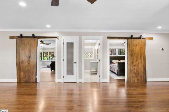 4 E Montclair Avenue, Greenville, SC 29609