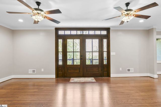 4 E Montclair Avenue, Greenville, SC 29609