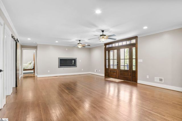 4 E Montclair Avenue, Greenville, SC 29609