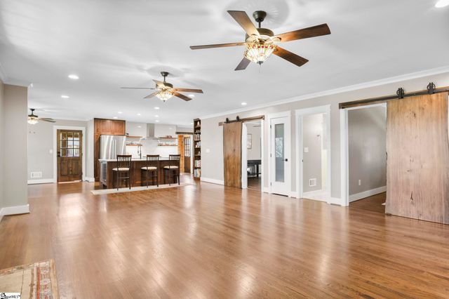 4 E Montclair Avenue, Greenville, SC 29609