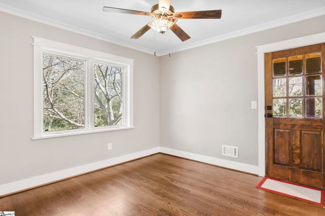 4 E Montclair Avenue, Greenville, SC 29609