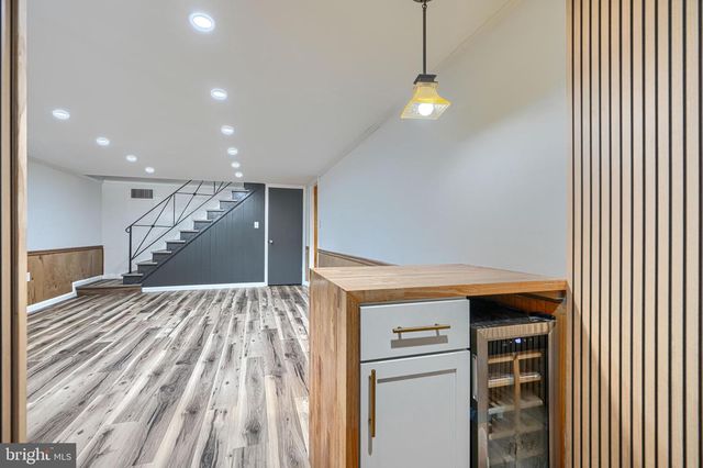 6821 BARNETT RD, Baltimore, MD 21239