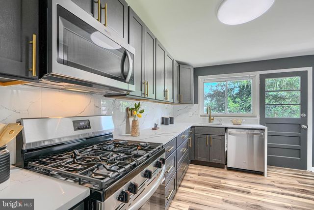 6821 BARNETT RD, Baltimore, MD 21239