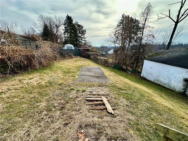 1302 Barkley Rd, Port Vue, PA 15133