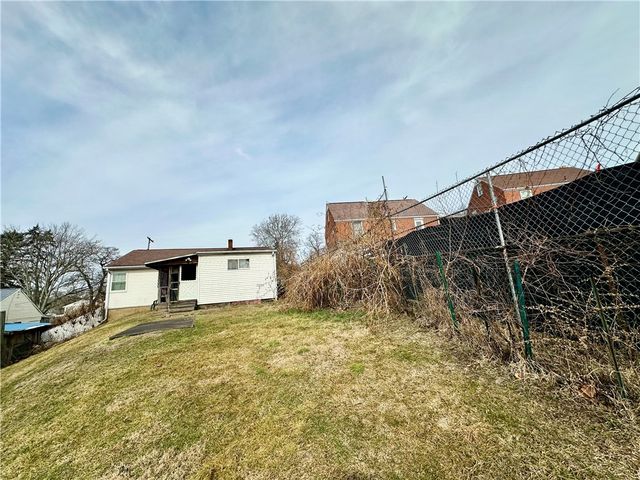 1302 Barkley Rd, Port Vue, PA 15133