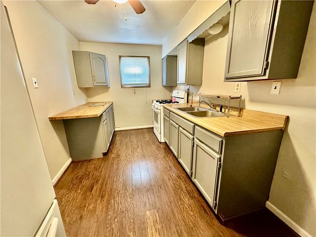 1302 Barkley Rd, Port Vue, PA 15133