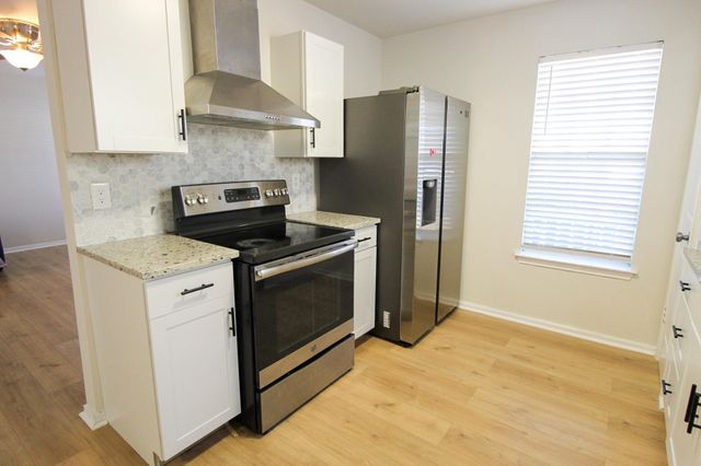 6907 Stonleigh PL, Austin, TX 78744