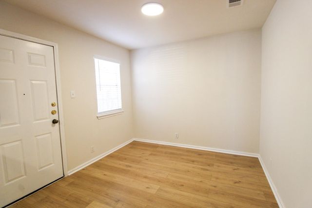 6907 Stonleigh PL, Austin, TX 78744