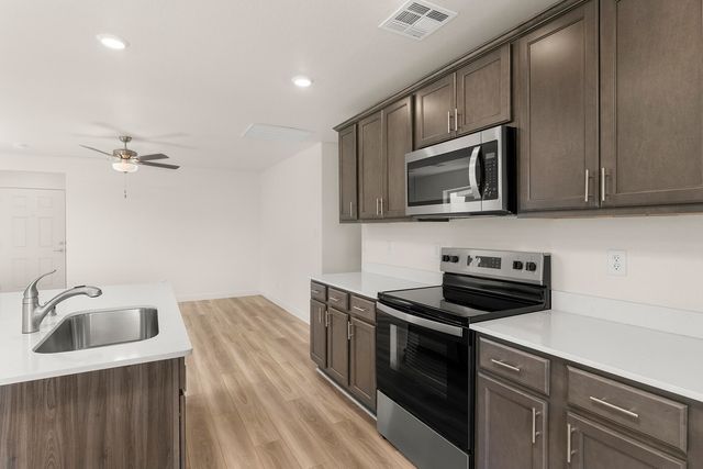 831 Calle De Las Roses, Belen, NM 87002