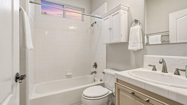 2902 Fox Den Cir, Lincoln, CA 95648