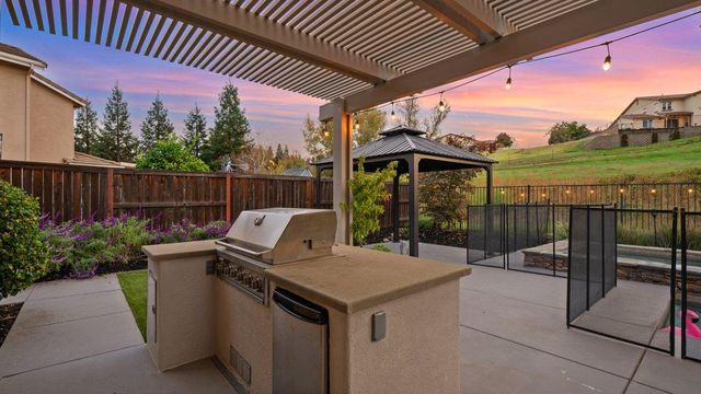 2902 Fox Den Cir, Lincoln, CA 95648