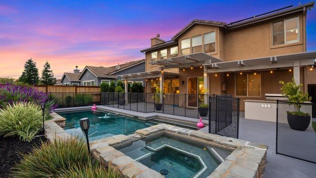 2902 Fox Den Cir, Lincoln, CA 95648