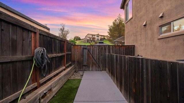 2902 Fox Den Cir, Lincoln, CA 95648