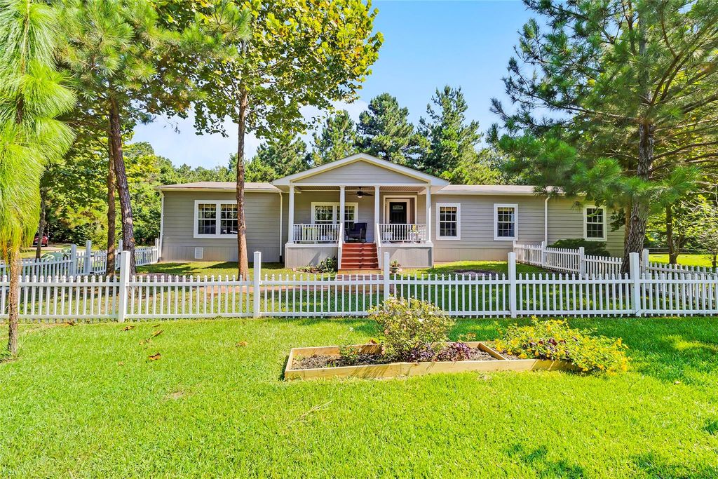 8252 Us Highway 190 E, Livingston, TX 77351