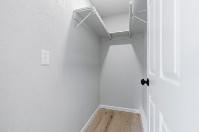 6673 Mountain View Drive, Anderson, CA 96007