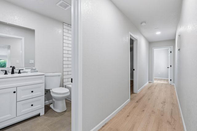 6673 Mountain View Drive, Anderson, CA 96007