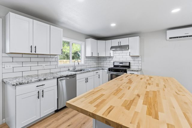 6673 Mountain View Drive, Anderson, CA 96007